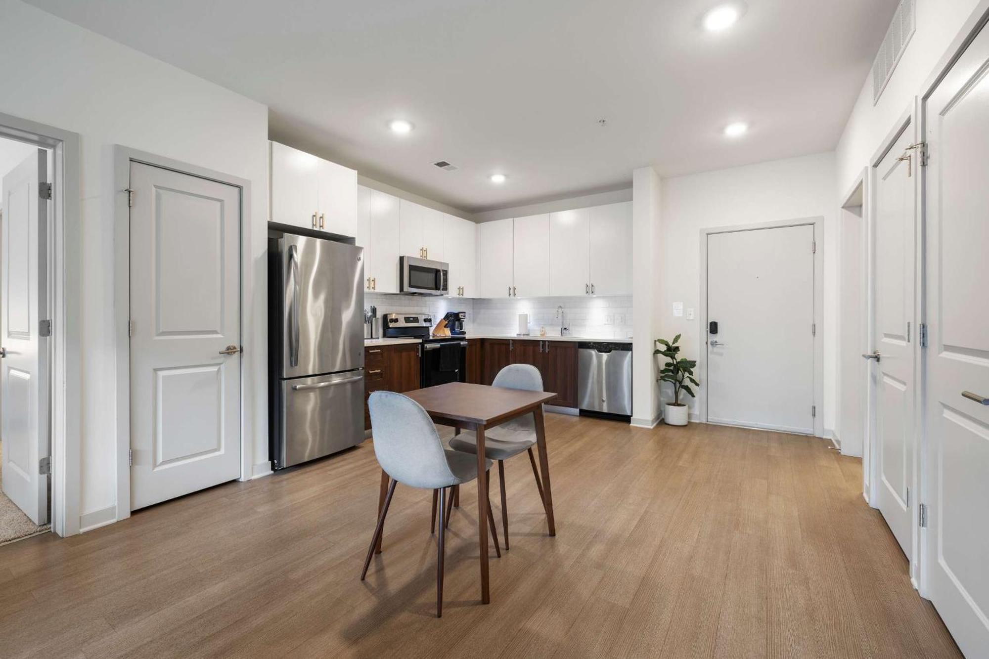 Apartment Two Charming Nulu Cozysuites Louisville