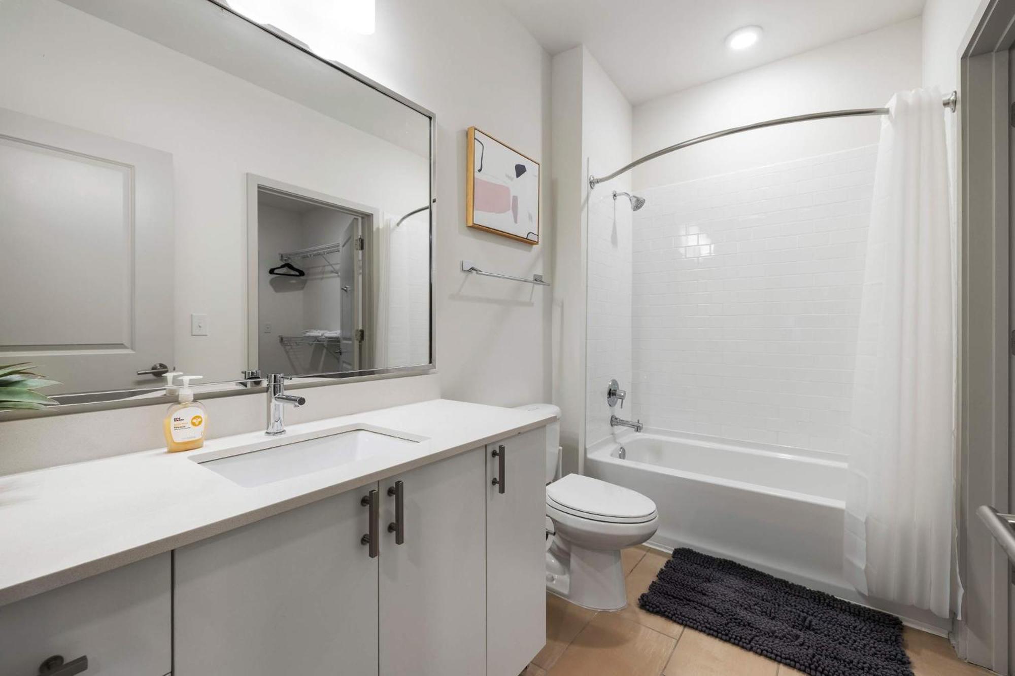 Two Charming Nulu Cozysuites Apartment